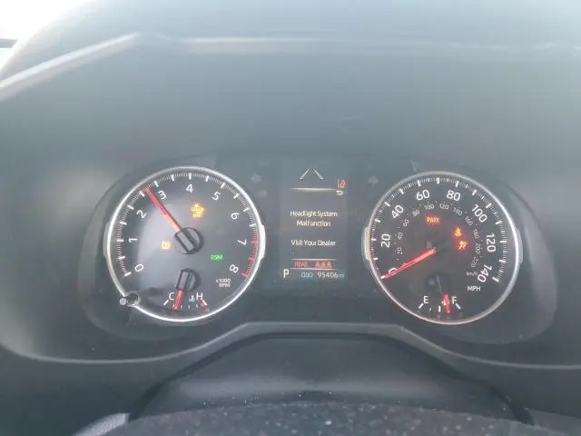 2020 TOYOTA RAV4 XLE  