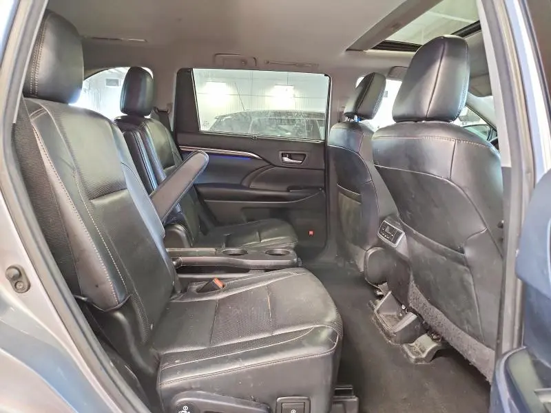 2016 TOYOTA HIGHLANDER LIMITED  