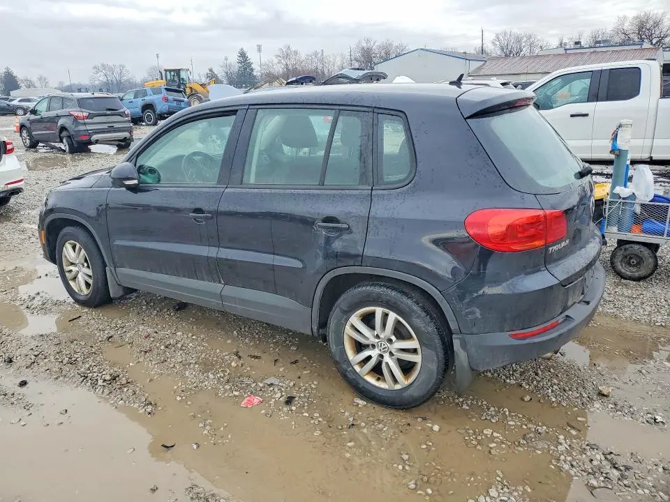 2013 VOLKSWAGEN TIGUAN S  