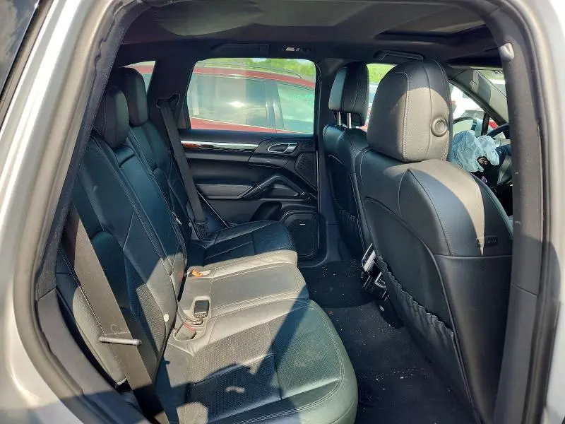 2012 PORSCHE CAYENNE   
