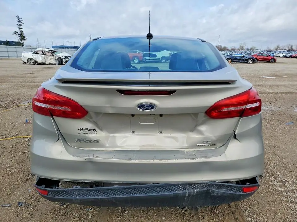 2015 FORD FOCUS SE  