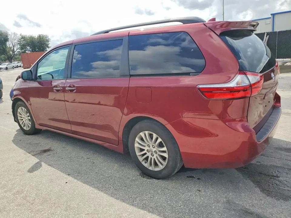 2019 TOYOTA SIENNA XLE PREMIUM 8-PASSENGER  