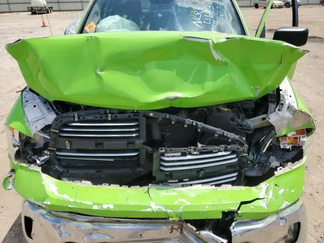 2015 RAM 1500 SLT  