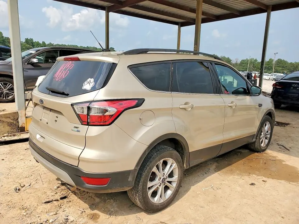 2017 FORD ESCAPE SE  