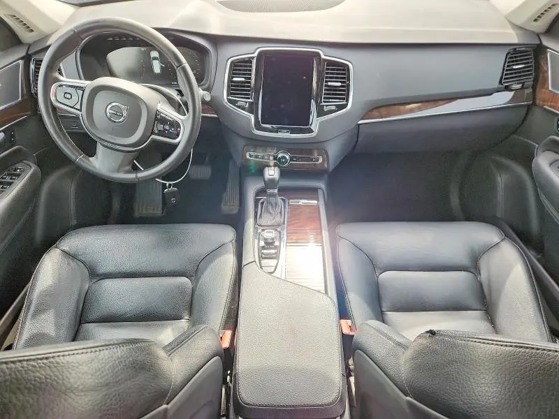2016 VOLVO XC90 T6  