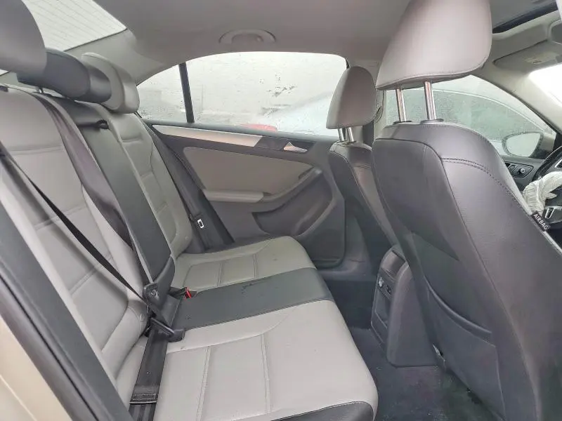 2013 VOLKSWAGEN JETTA   