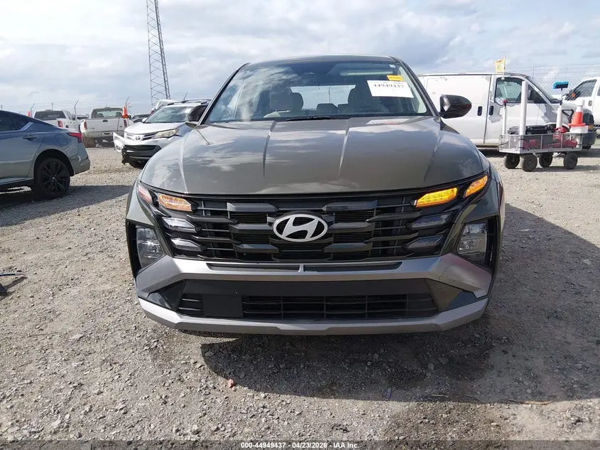 2025 HYUNDAI TUCSON SE