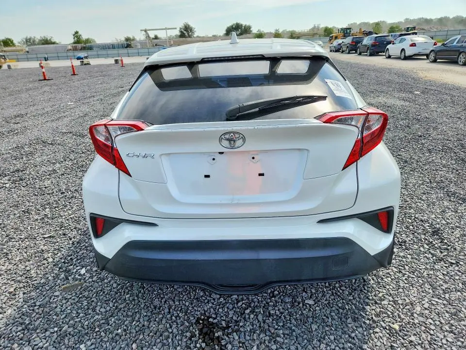 2019 TOYOTA C-HR XLE  