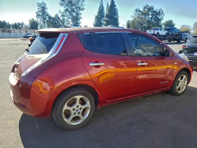 2011 NISSAN LEAF SV  
