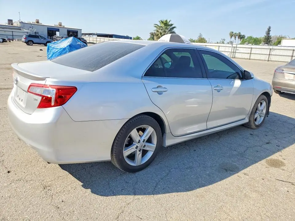 2012 TOYOTA CAMRY SE  