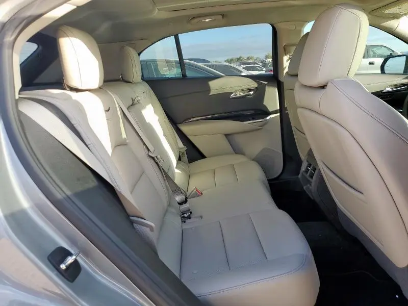 2023 CADILLAC XT4 PREMIUM LUXURY  