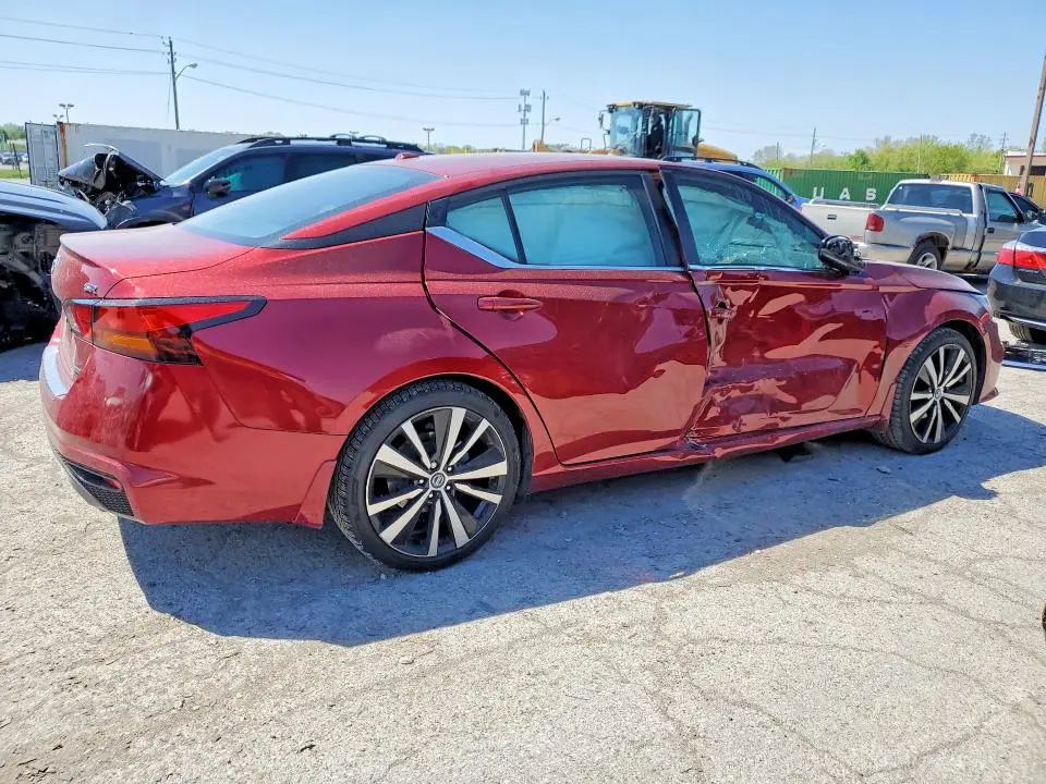 2022 NISSAN ALTIMA SR  