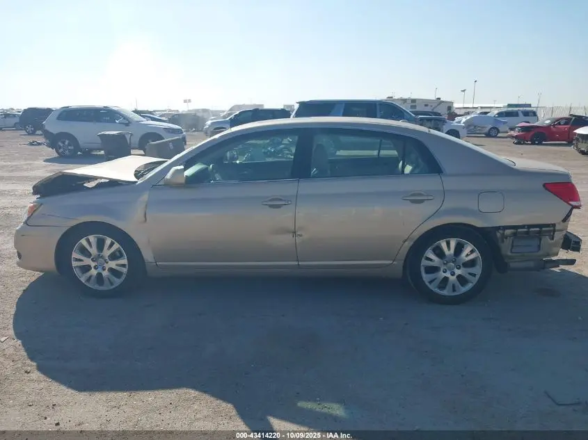 2010 TOYOTA AVALON XLS