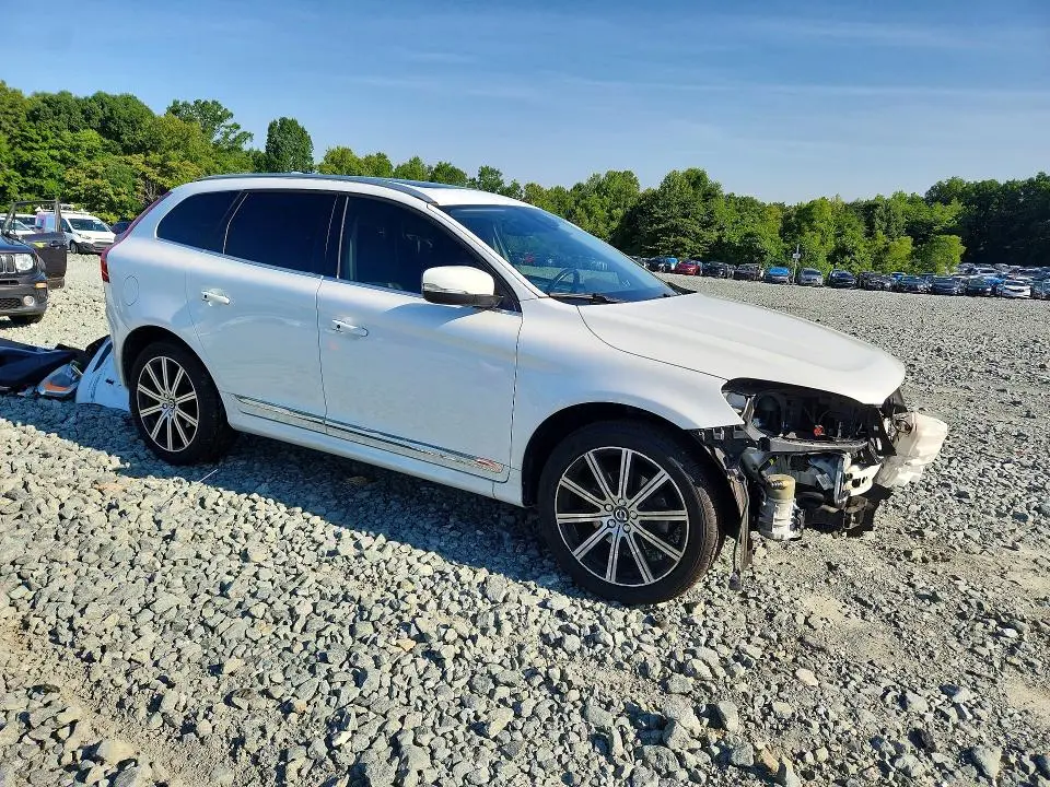 2017 VOLVO XC60 T6 INSCRIPTION  