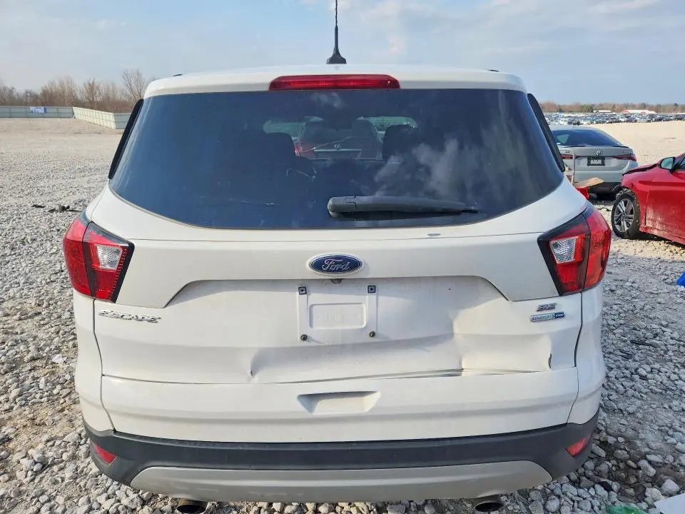 2019 FORD ESCAPE SE  
