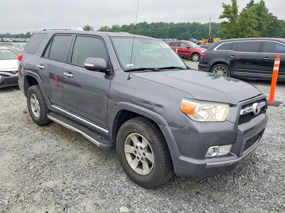 2013 TOYOTA 4RUNNER SR5  