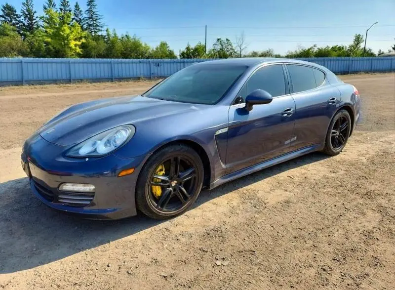 2011 PORSCHE PANAMERA 2  
