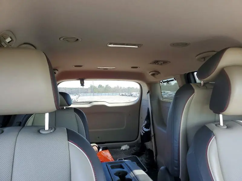 2017 KIA SEDONA EX  