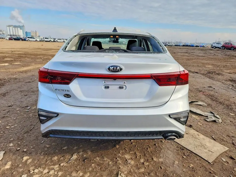 2021 KIA FORTE LXS  