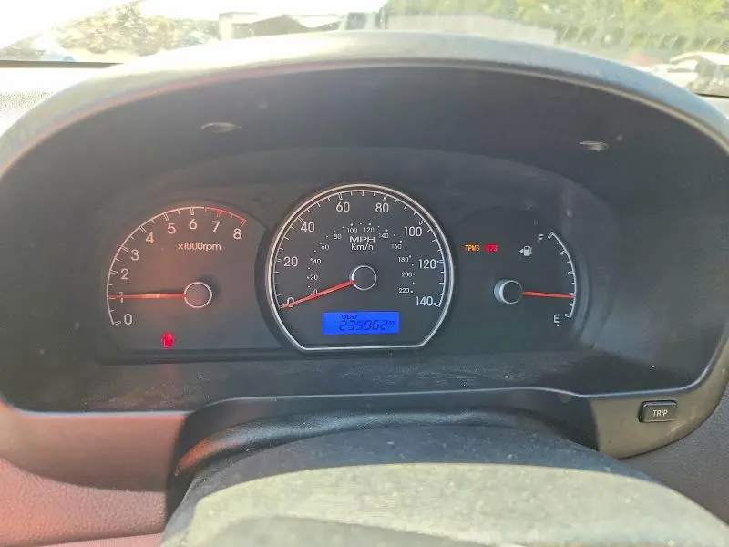 2010 HYUNDAI ELANTRA BLUE  