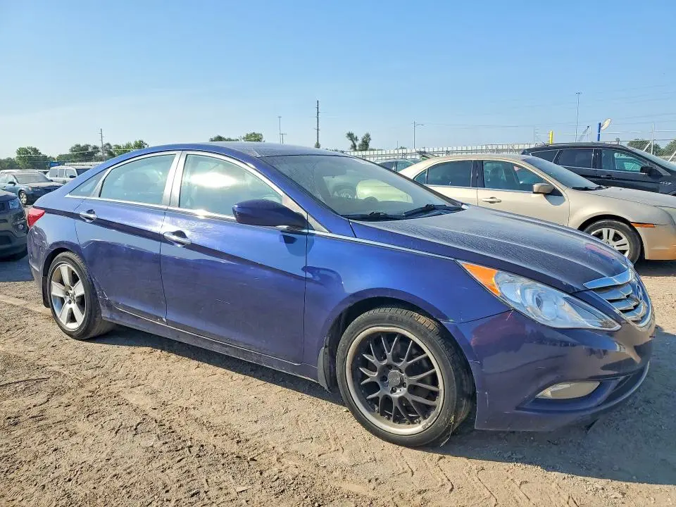 2011 HYUNDAI SONATA SE  
