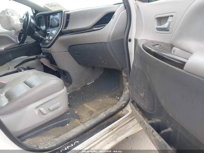 2016 TOYOTA SIENNA XLE PREMIUM 7 PASSENGER