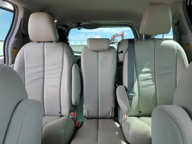2014 TOYOTA SIENNA   