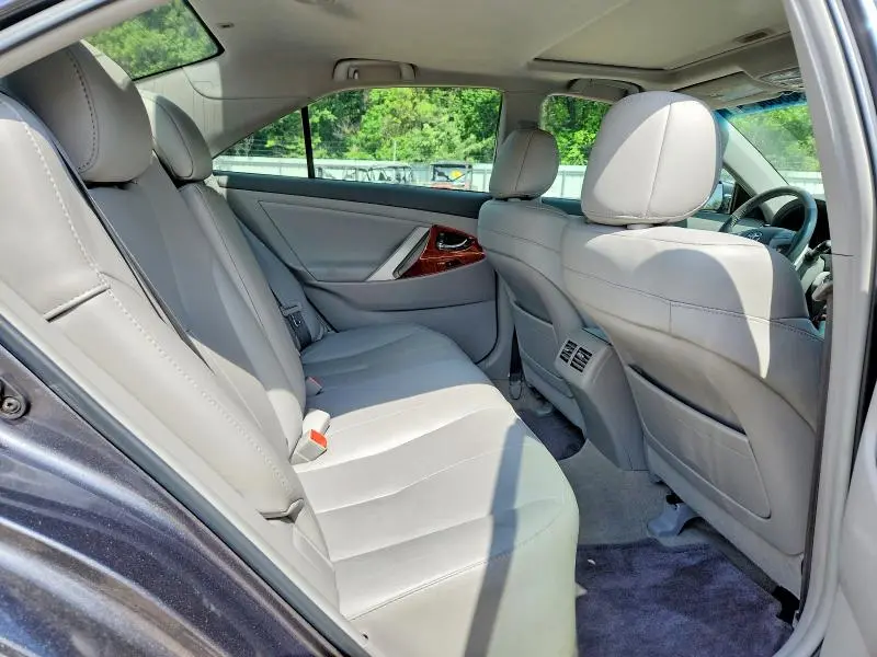 2011 TOYOTA CAMRY XLE  