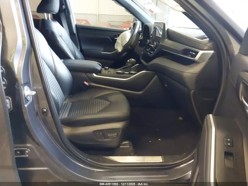 2023 TOYOTA HIGHLANDER XSE