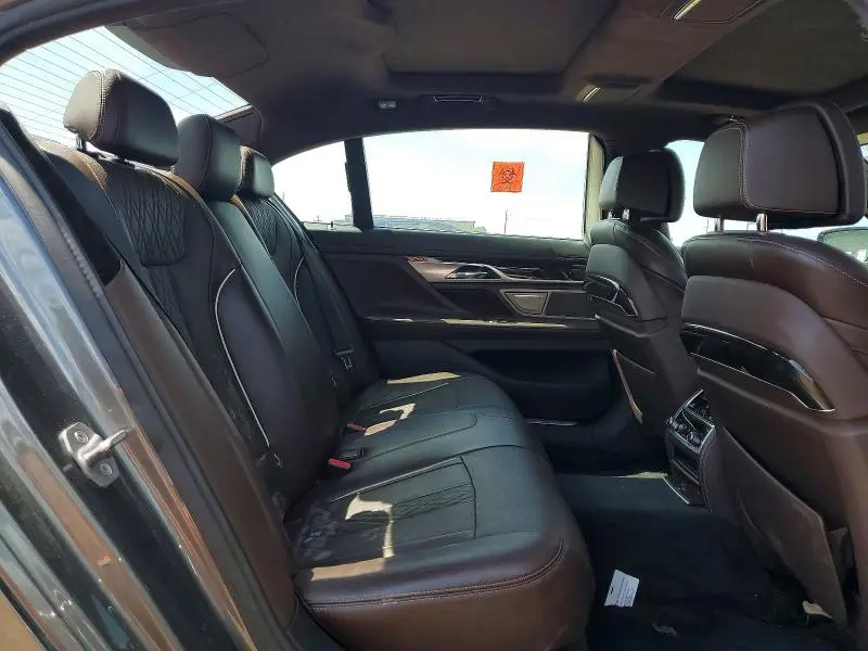 2016 BMW 750 XI  