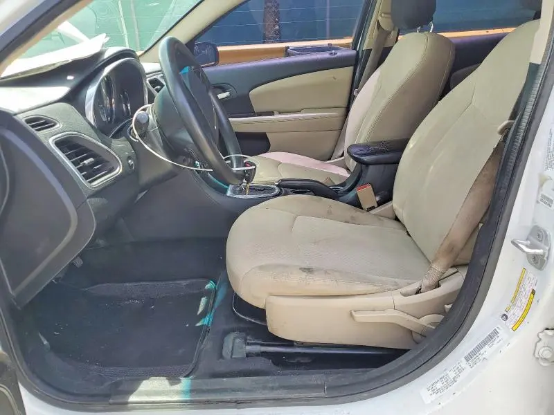 2013 CHRYSLER 200 LX  