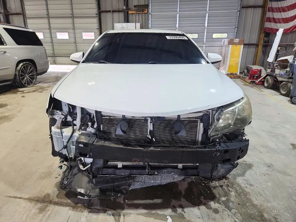 2014 TOYOTA CAMRY SE  