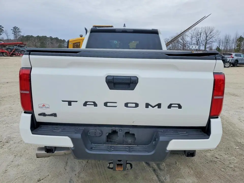 2025 TOYOTA TACOMA SR5  