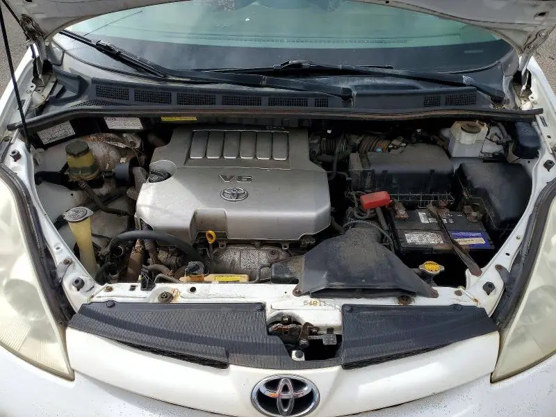 2010 TOYOTA SIENNA LE 7-PASSENGER  