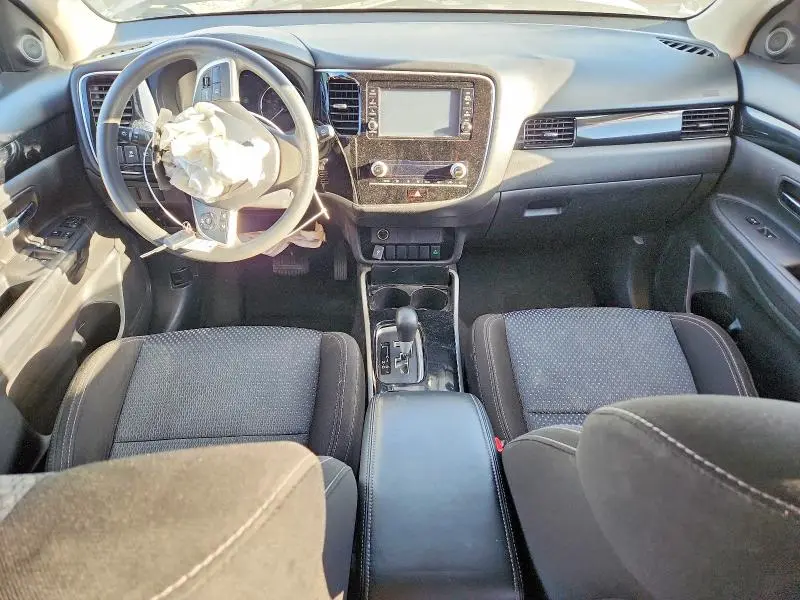 2020 MITSUBISHI OUTLANDER SE  