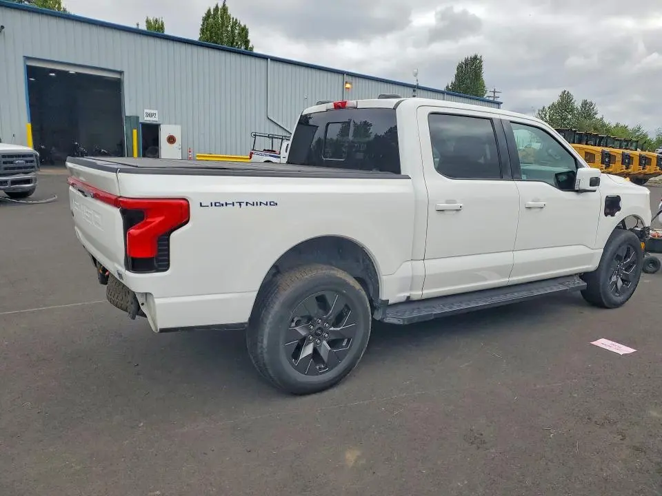 2023 FORD F150 LIGHTNING PRO  