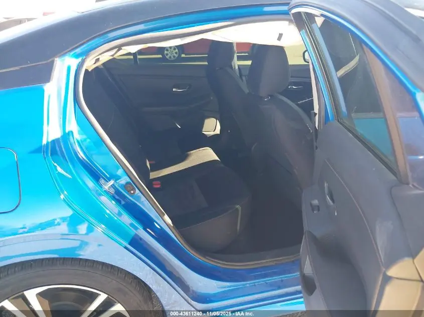 2023 NISSAN SENTRA SR XTRONIC CVT