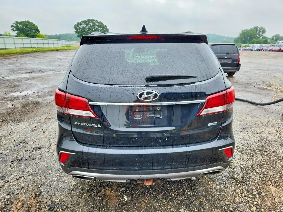 2017 HYUNDAI SANTA FE SE  