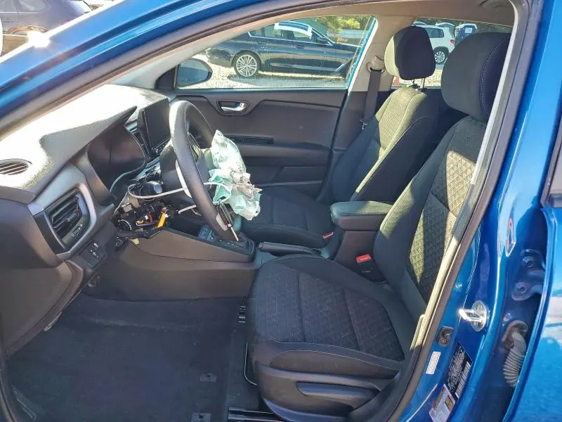 2021 KIA RIO LX  