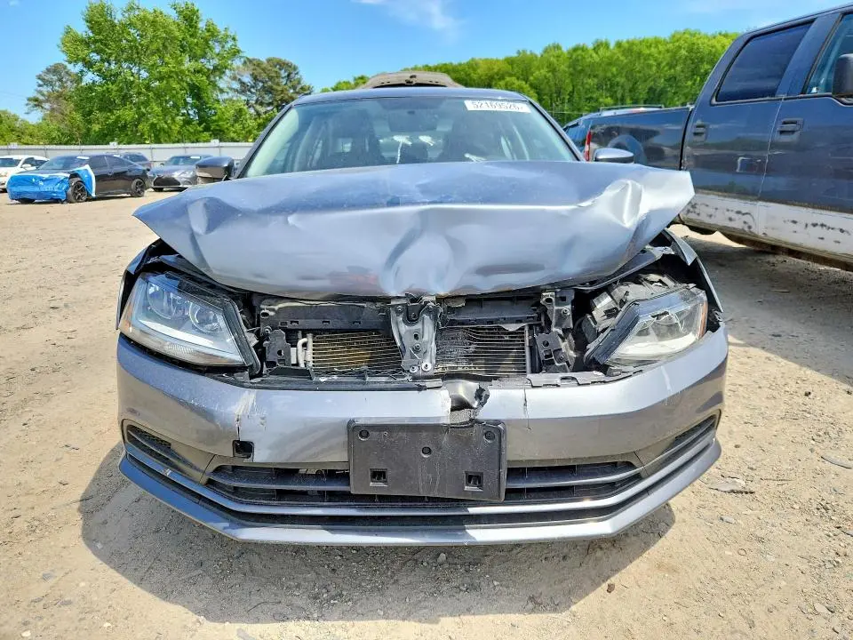 2017 VOLKSWAGEN JETTA SE  