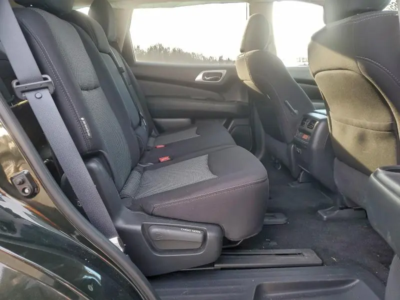 2019 NISSAN PATHFINDER S  