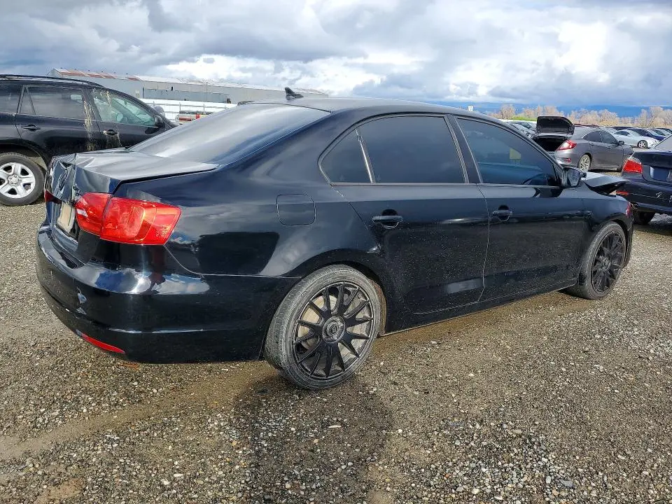 2011 VOLKSWAGEN JETTA SE  