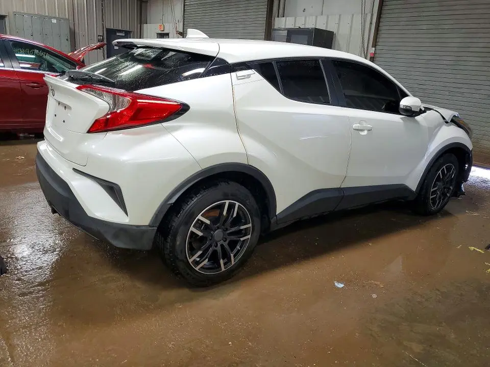 2019 TOYOTA C-HR LE  