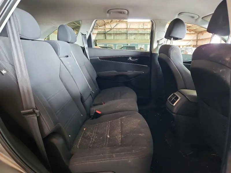2018 KIA SORENTO LX V6  