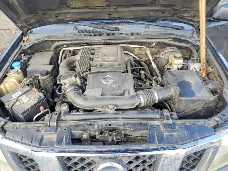 2015 NISSAN FRONTIER SV  