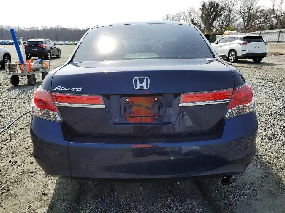 2011 HONDA ACCORD LXP  