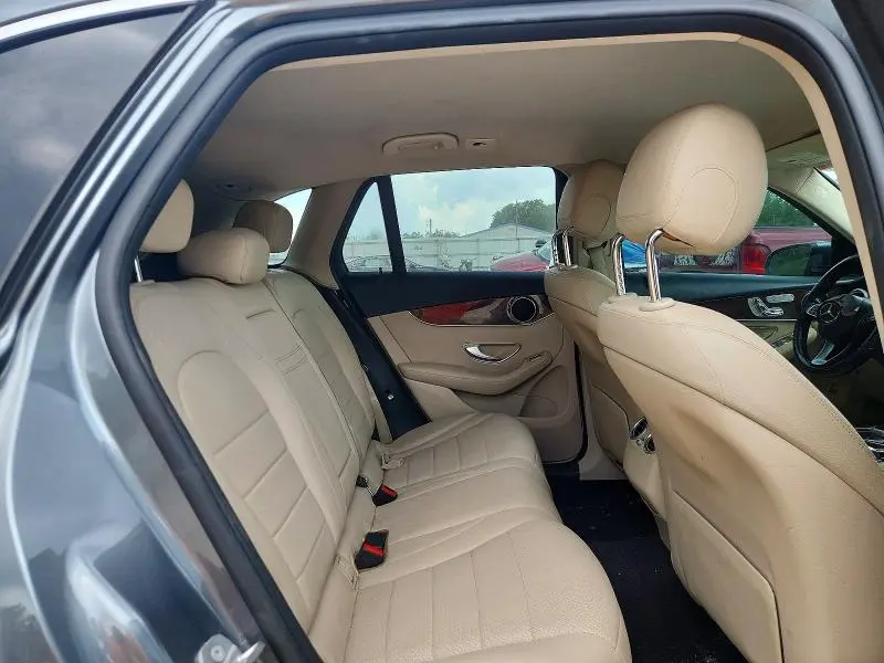2017 MERCEDES-BENZ GLC 300  