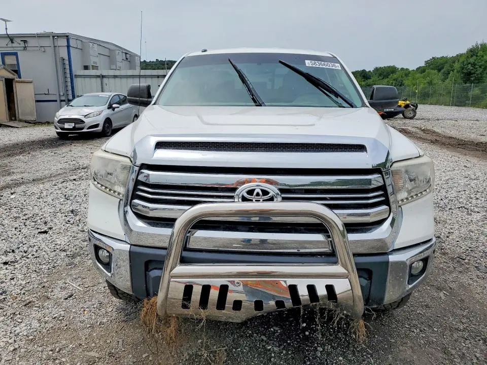 2017 TOYOTA TUNDRA SR5  