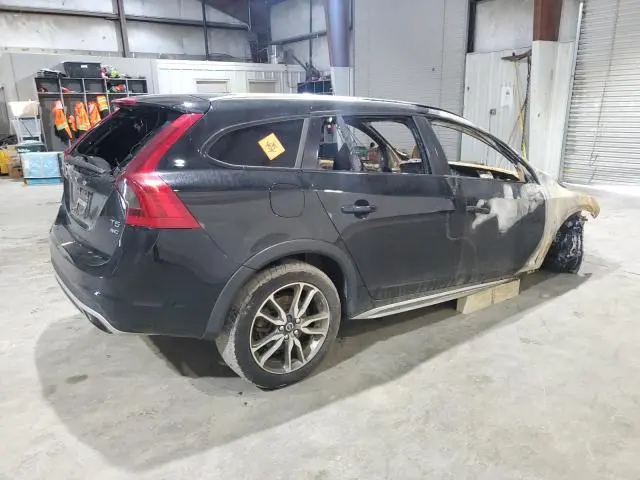 2016 VOLVO V60 CROSS COUNTRY PREMIER  
