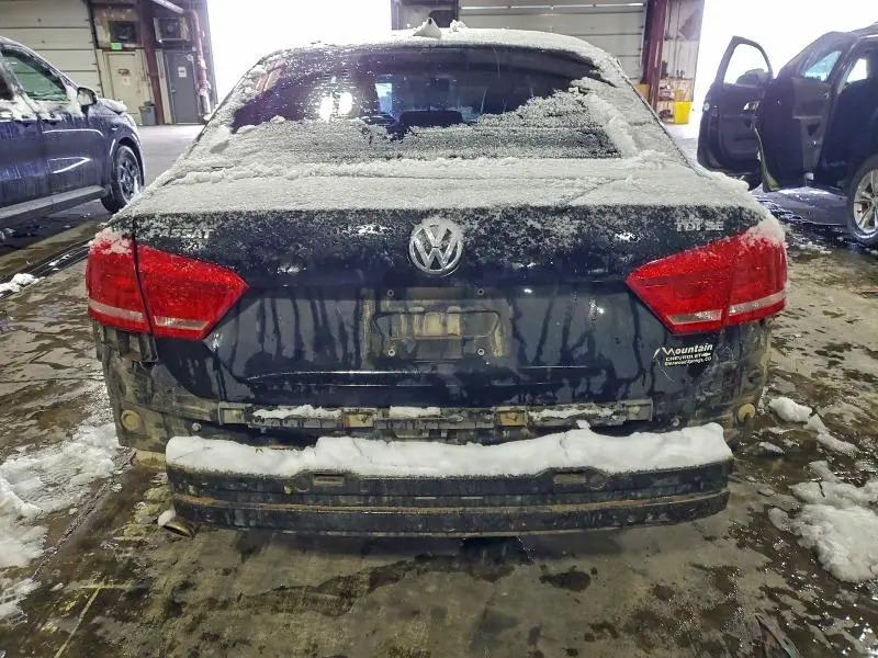 2015 VOLKSWAGEN PASSAT SE  
